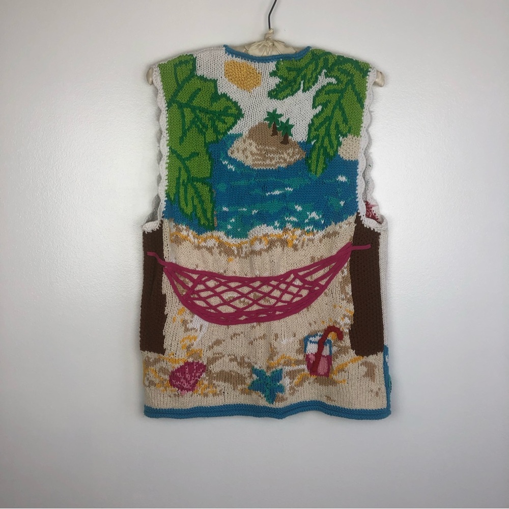 EAGLE’S EYE Collectables Crochet Sweater Vest - Picture 8 of 8